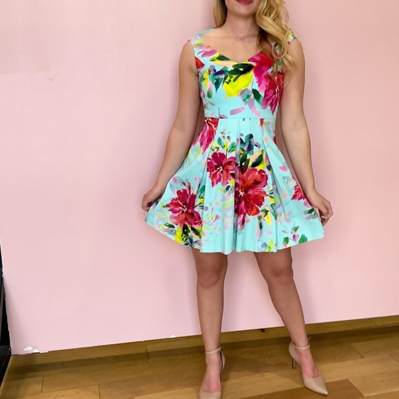 Trina Turk floral dress - Picture 2 of 5